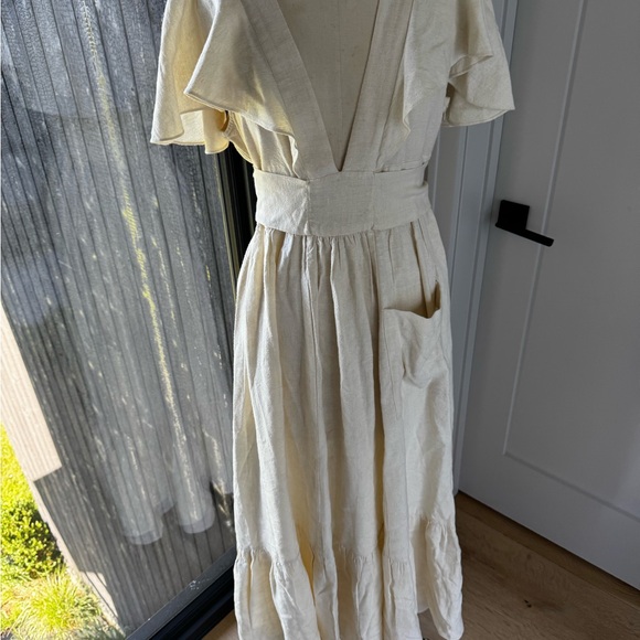 Doen Dresses & Skirts - Doen Elegant Cream Maxi Dress